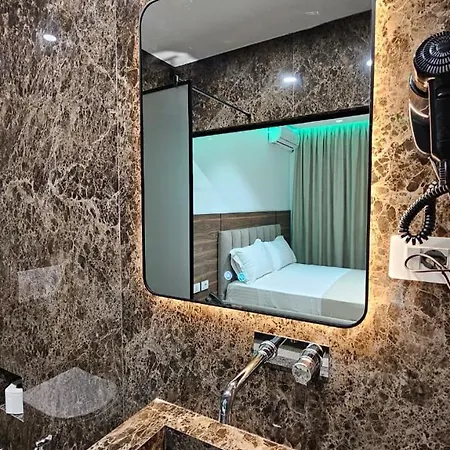 Agron * Τίρανα